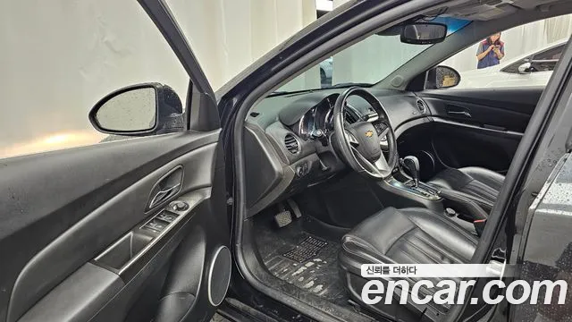 ChevroletGMDaewoo Cruze 2013 thumb 10