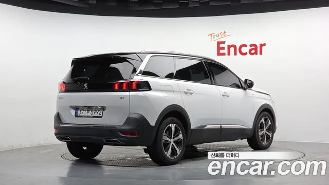 Peugeot 5008 2022 thumb 2