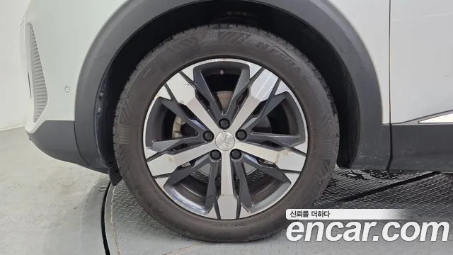 Peugeot 5008 2022 thumb 5
