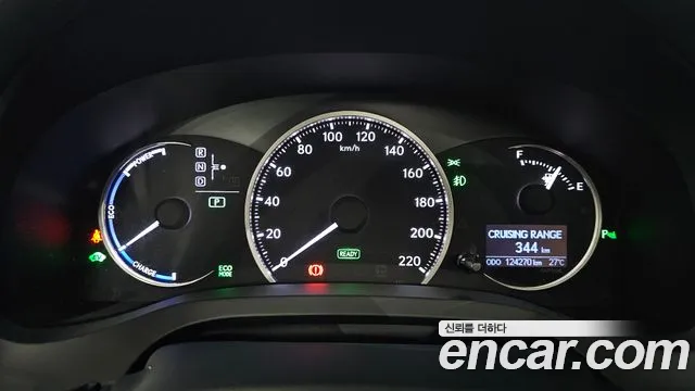 Lexus CT200h 2015 thumb 8