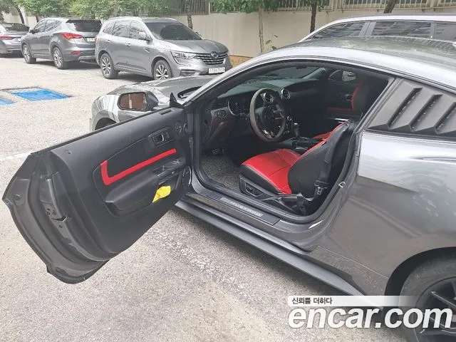 Ford Mustang Mach-E 2022 thumb 7