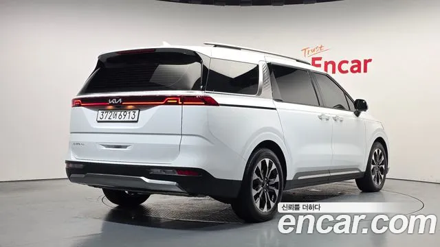 Kia Carnival 2023 thumb 2