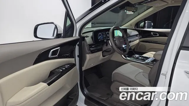 Kia Carnival 2023 thumb 10