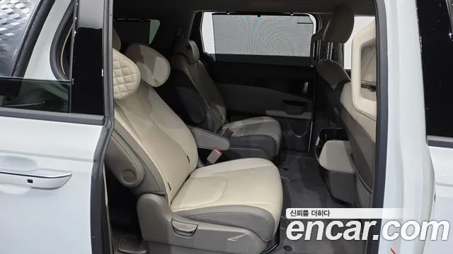 Kia Carnival 2023 thumb 12
