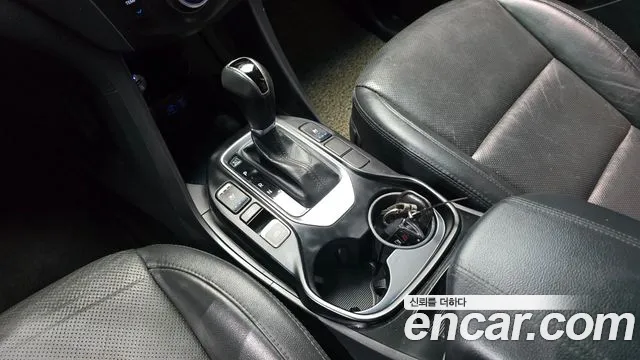 Hyundai Santa Fe 2016 thumb 9