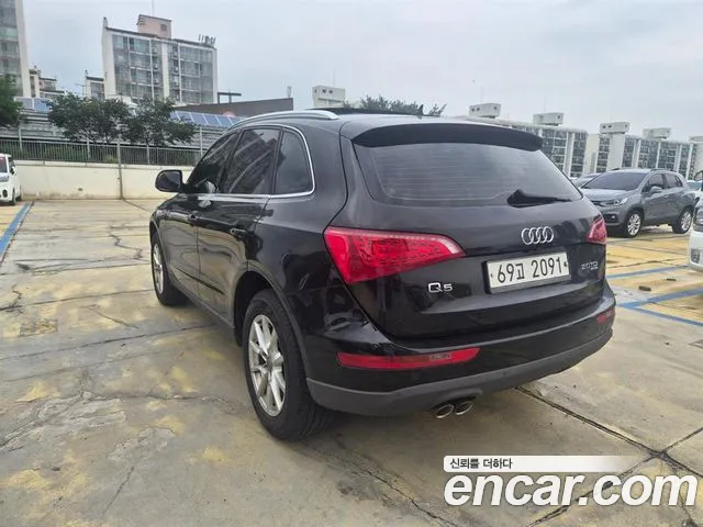 Audi Q5 2011 thumb 3