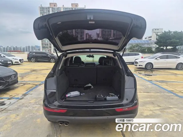 Audi Q5 2011 thumb 5