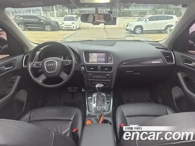 Audi Q5 2011 thumb 9