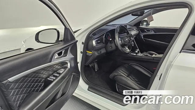 Genesis G70 2019 thumb 10