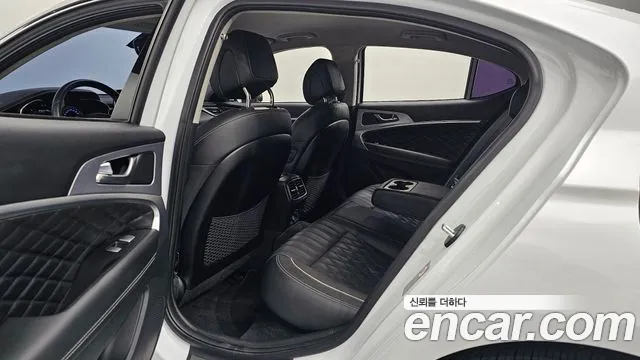 Genesis G70 2019 thumb 12