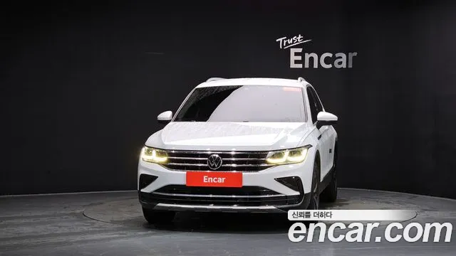 Volkswagen Tiguan 2021 thumb 2
