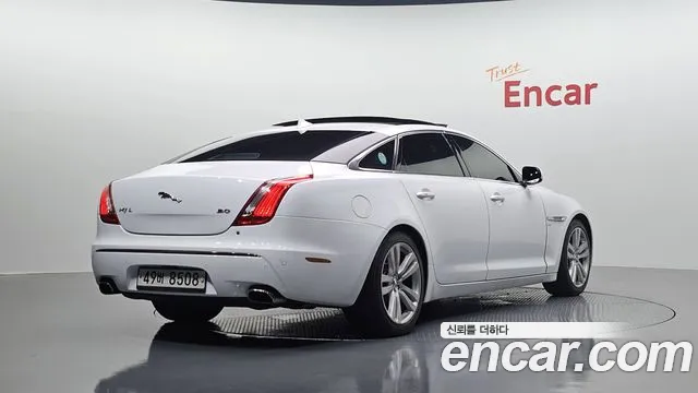 Jaguar XJ 2013 thumb 2