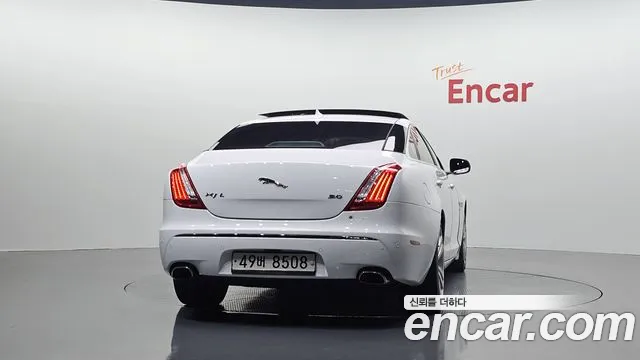 Jaguar XJ 2013 thumb 4