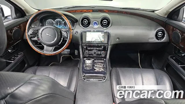 Jaguar XJ 2013 thumb 7