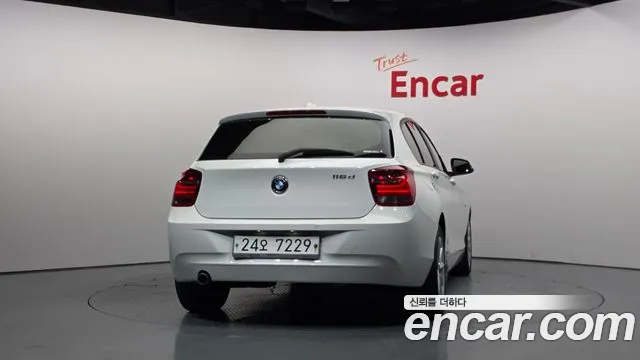 BMW 1-Series 2014 thumb 4