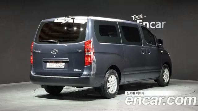 Hyundai Starex 2017 thumb 2
