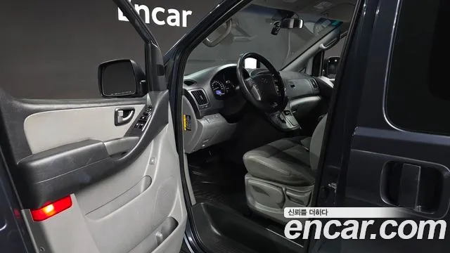 Hyundai Starex 2017 thumb 10