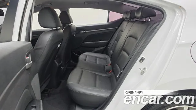 Hyundai Avante 2017 thumb 10