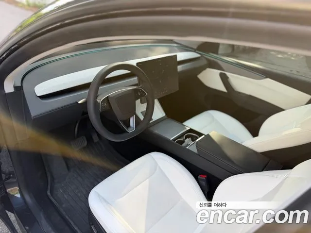 Tesla Model Y 2025 thumb 10