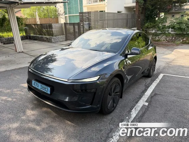 Tesla Model Y 2025 thumb 11