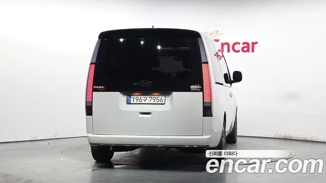 Hyundai Staria 2024 thumb 3
