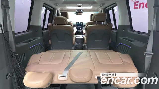 Hyundai Staria 2024 thumb 4