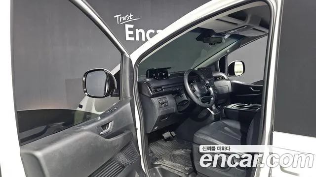 Hyundai Staria 2022 thumb 10