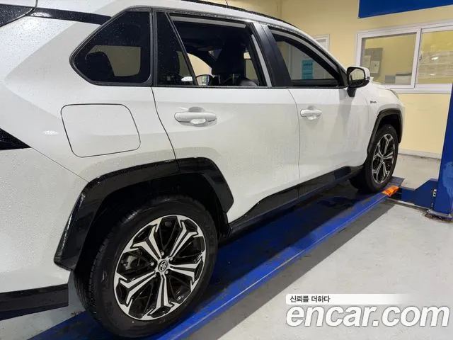 Toyota RAV4 2025 thumb 5