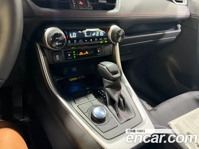 Toyota RAV4 2025 thumb 10