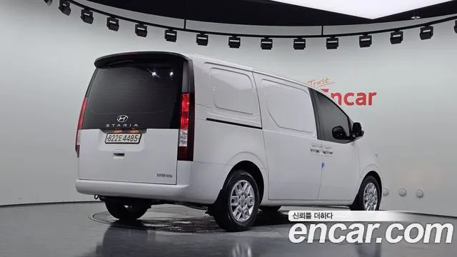 Hyundai Staria 2022 thumb 2