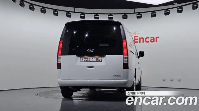 Hyundai Staria 2022 thumb 4