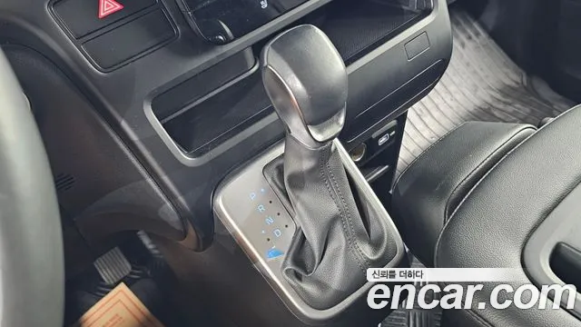 Hyundai Staria 2022 thumb 9