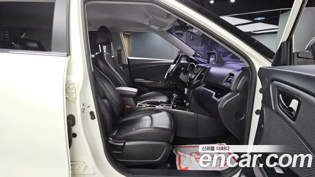 KG_Mobility_Ssangyong TIBOLI 2016 thumb 12