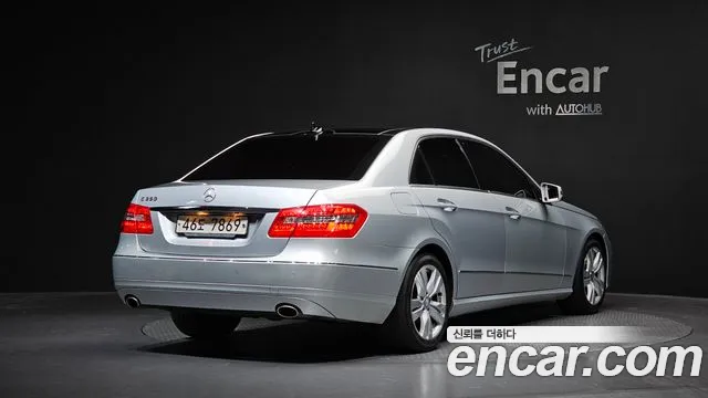Mercedes-Benz E-Класс 2011 thumb 2
