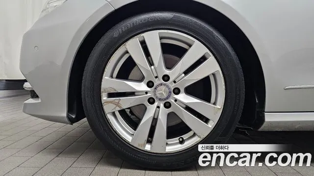 Mercedes-Benz E-Класс 2011 thumb 5