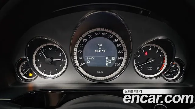 Mercedes-Benz E-Класс 2011 thumb 8