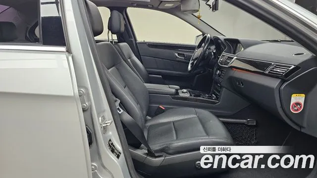 Mercedes-Benz E-Класс 2011 thumb 11