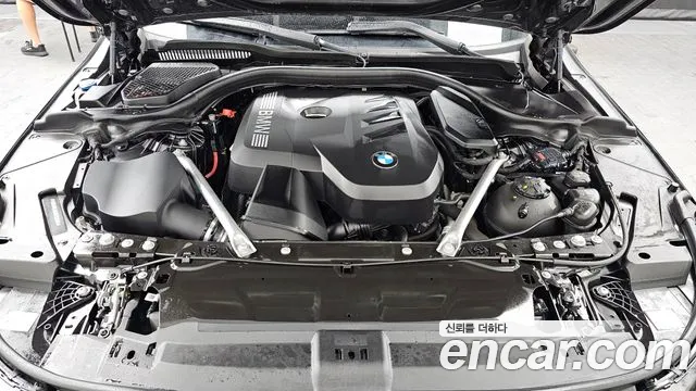BMW 5-Series 2025 thumb 6