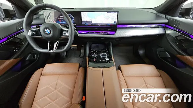 BMW 5-Series 2025 thumb 7