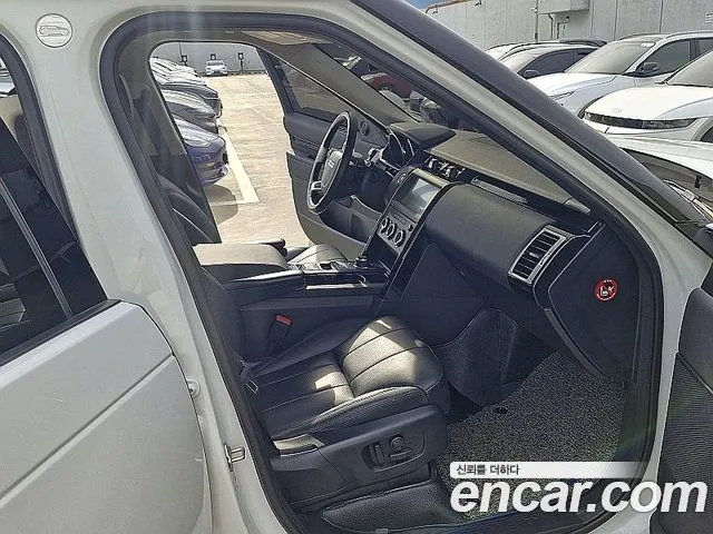 Land Rover Discovery 2019 thumb 11