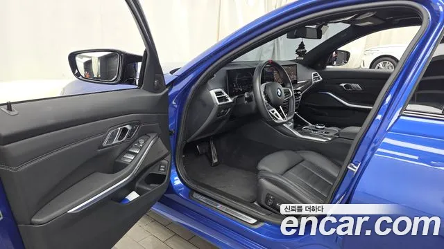 BMW 3-Series 2025 thumb 10