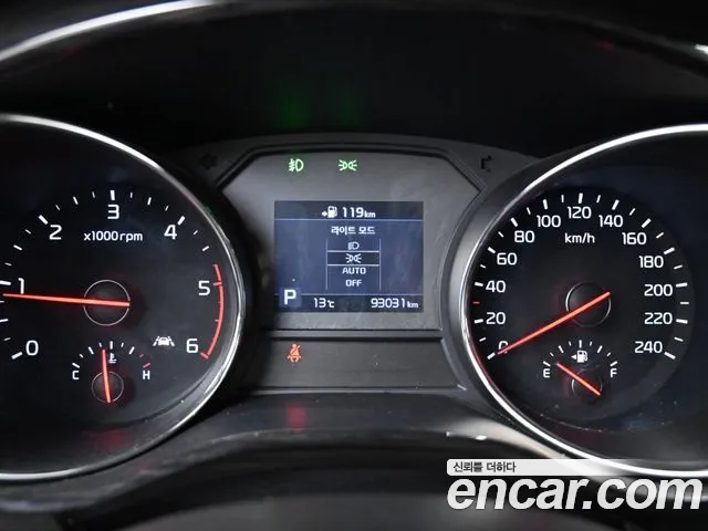 Kia Carnival 2020 thumb 8
