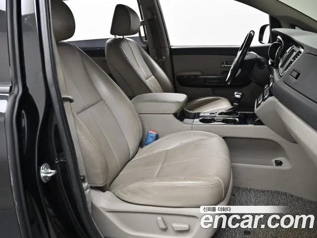 Kia Carnival 2020 thumb 10