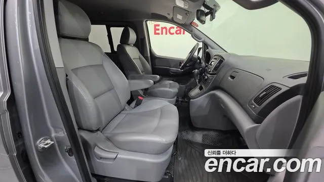 Hyundai Starex 2019 thumb 10
