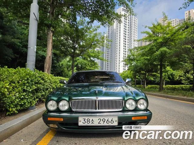 Jaguar XJ-6 1996 thumb 11