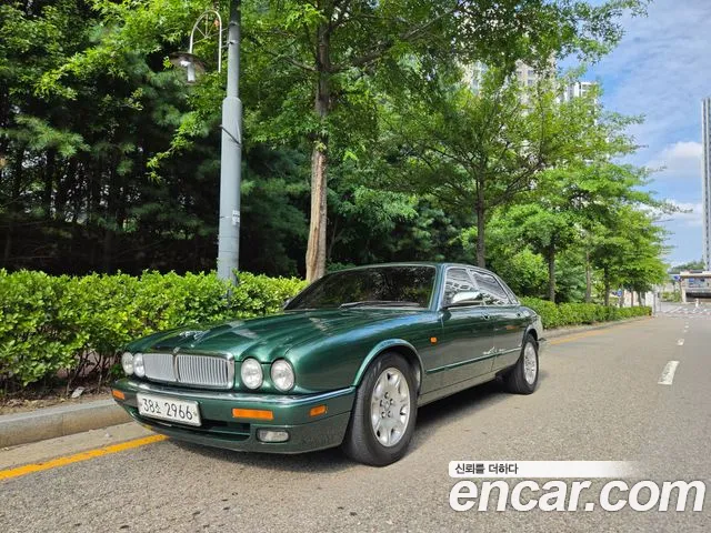 Jaguar XJ-6 1996 thumb 12
