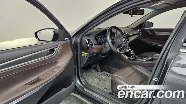 Hyundai Grandeur 2017 thumb 10