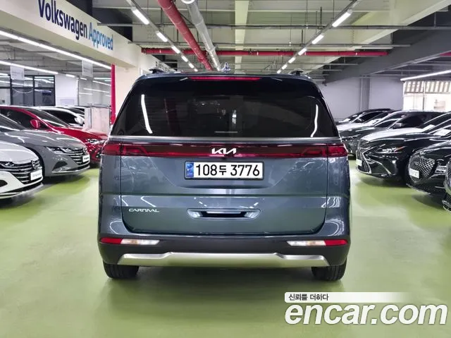 Kia Carnival 2023 thumb 3