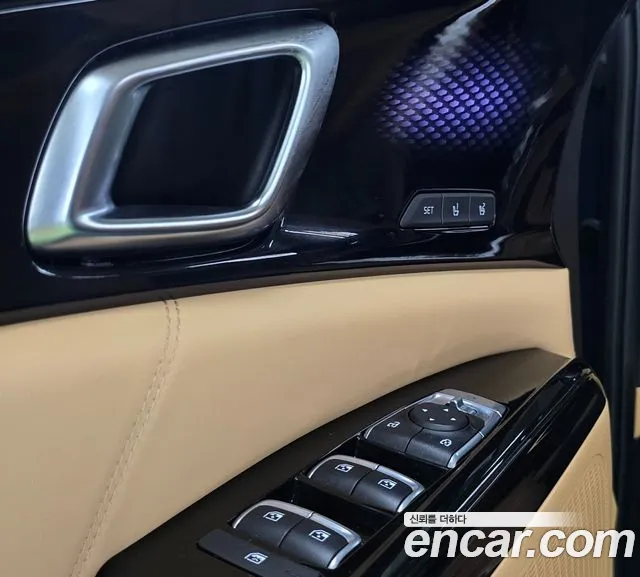 Kia Carnival 2023 thumb 6