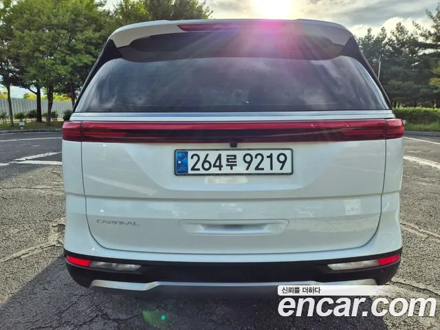 Kia Carnival 2022 thumb 4